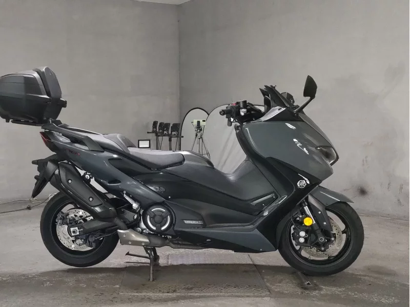 Yamaha T-MAX560
