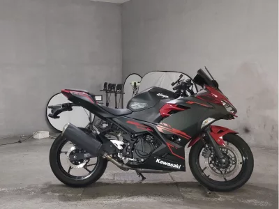 Kawasaki NINJA400