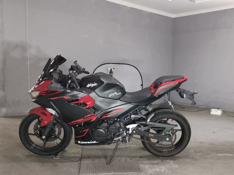 Kawasaki NINJA400