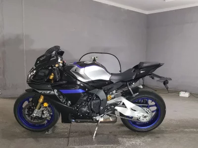 Yamaha YZF-R1M