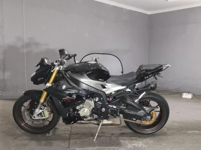BMW BMW S1000R