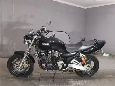 Yamaha XJR1200