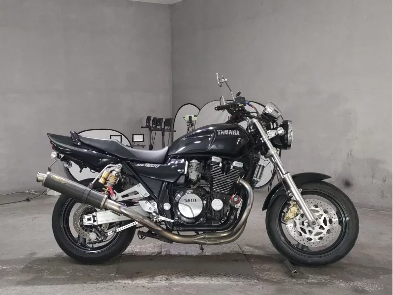 Yamaha XJR1200