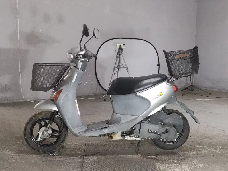 Suzuki LET S4