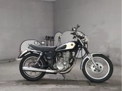 Yamaha SR400-1