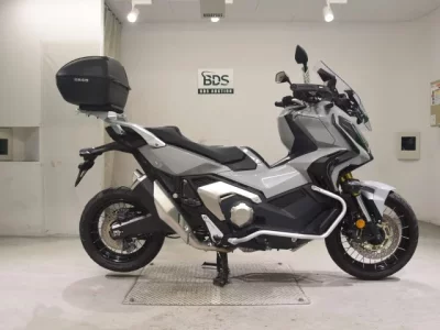 Honda X-ADV750-2
