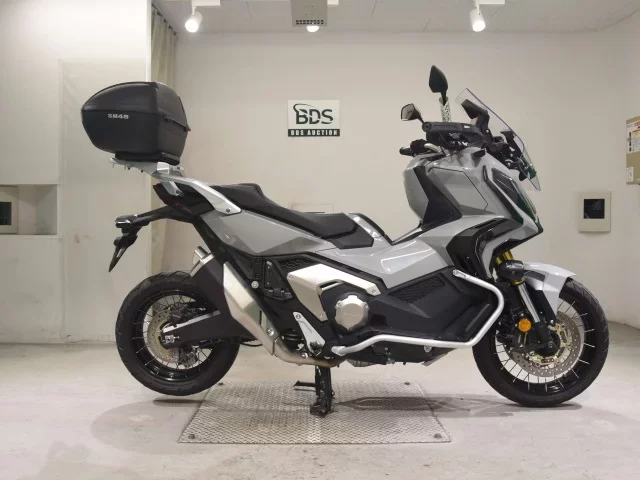 Honda X-ADV750-2