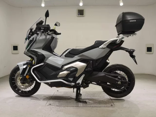 Honda X-ADV750-2