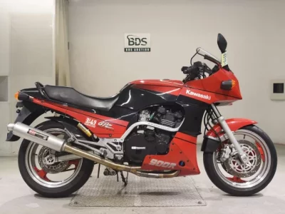 Kawasaki GPZ900R