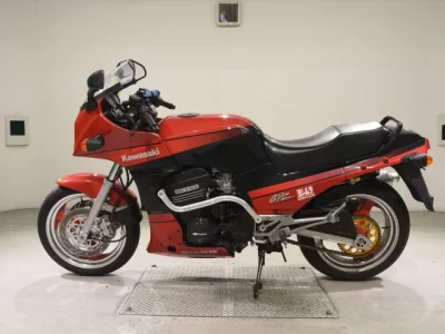 Kawasaki GPZ900R