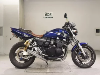 Yamaha XJR400R-3