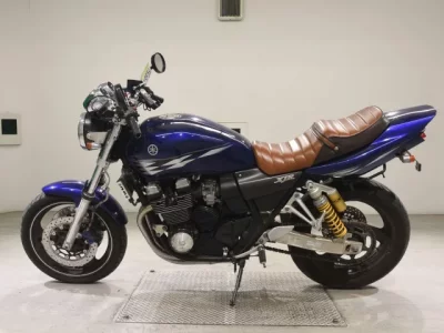 Yamaha XJR400R-3