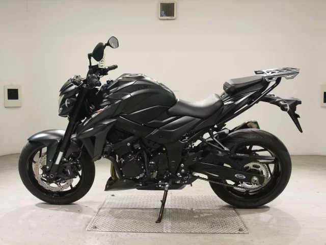 Suzuki GSX-S750