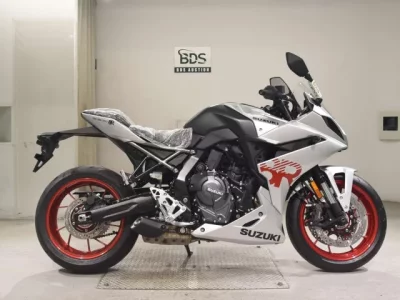 Suzuki GSX-8R