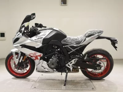 Suzuki GSX-8R
