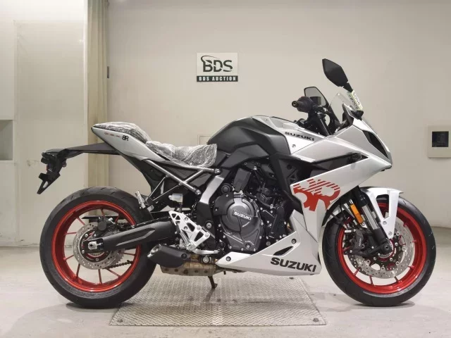 Suzuki GSX-8R