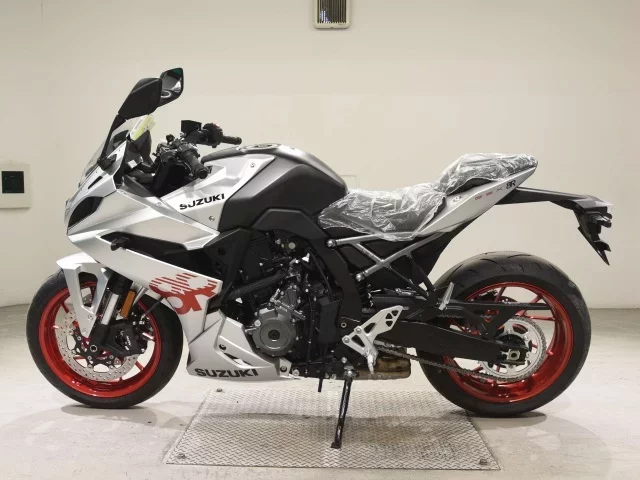 Suzuki GSX-8R