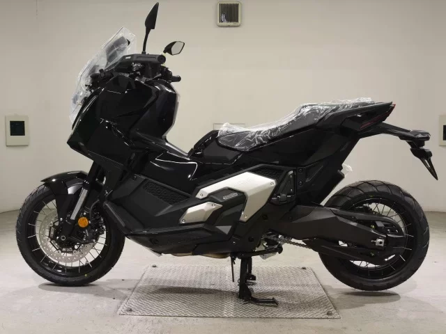 Honda X-ADV750-2