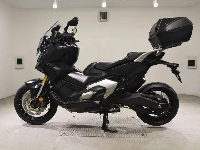 Honda X-ADV750-2
