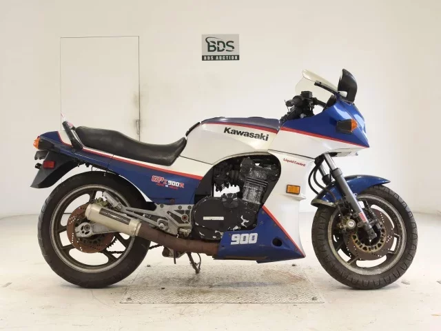 Kawasaki GPZ900R SHO LOUIS NOT EQUIPPED