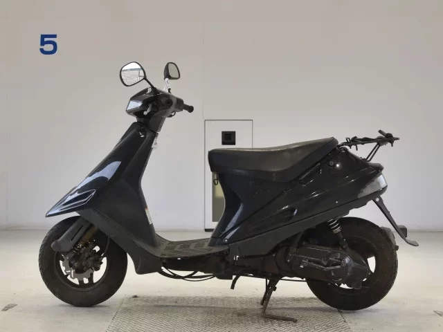 Suzuki ADDRESS V100