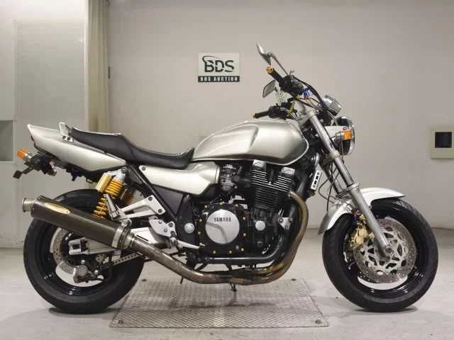 Yamaha XJR1200