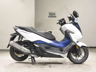 Honda FORZA -4