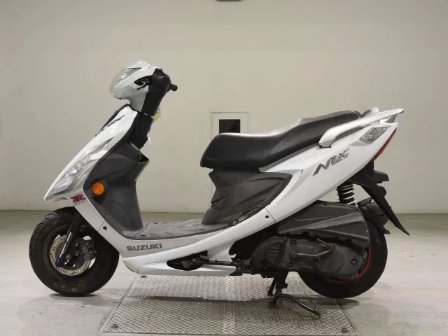 Suzuki GSR125