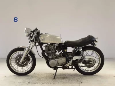 Yamaha SR400-3