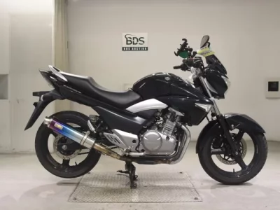 Suzuki GSR250