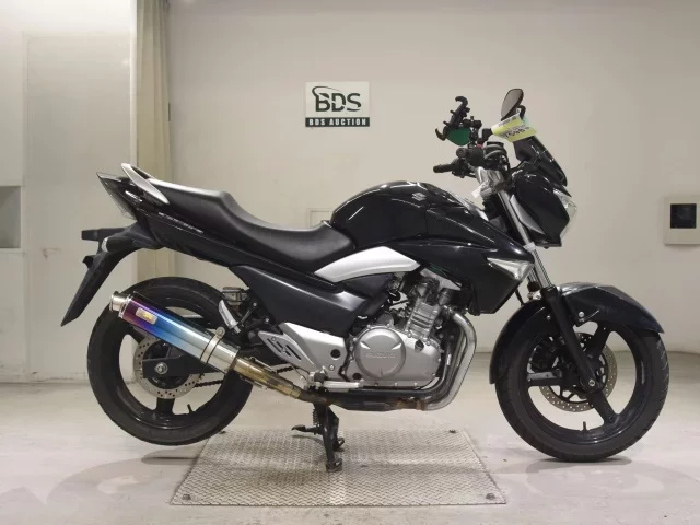 Suzuki GSR250