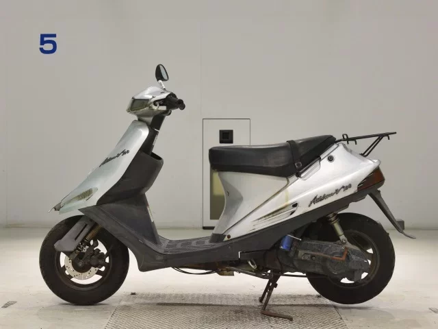 Suzuki ADDRESS V100