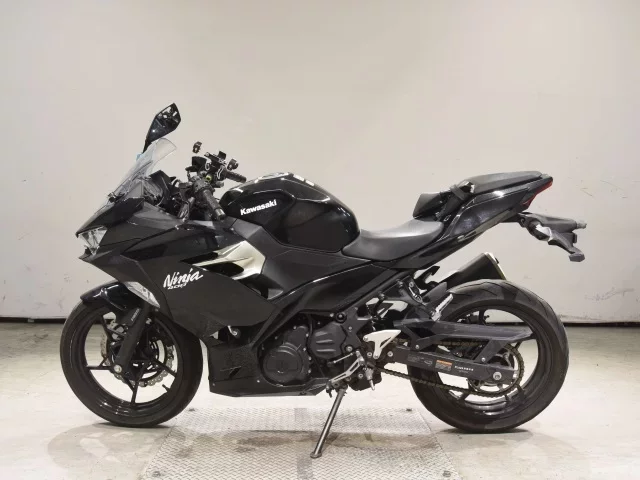 Kawasaki NINJA400-2
