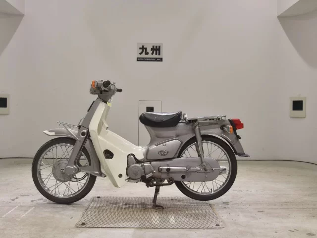 Honda C90