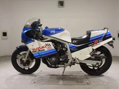 Suzuki GSX-R750-1