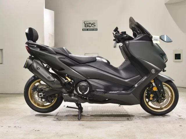 Yamaha T-MAX560T лот № 2680 оценка 5  с аукциона в Японии