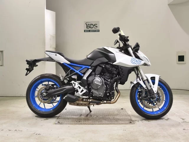 Suzuki GSX-8S лот № 2654 оценка 6  с аукциона в Японии