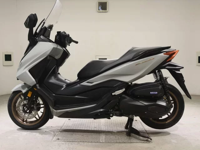 Honda FORZA -6