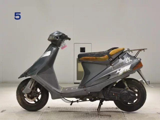 Suzuki ADDRESS V100