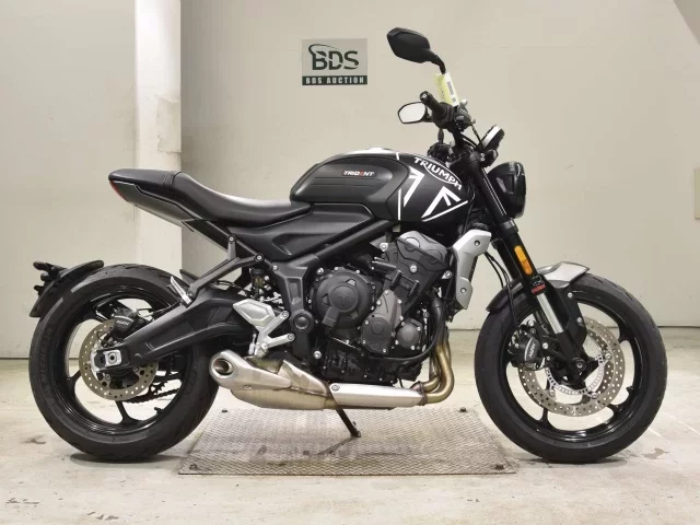 Triumph  TRIDENT 660 лот № 2566 оценка 7  с аукциона в Японии