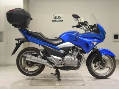 Suzuki GSR250S  с аукциона в Японии