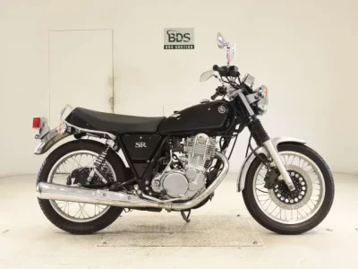 Yamaha SR400-5
