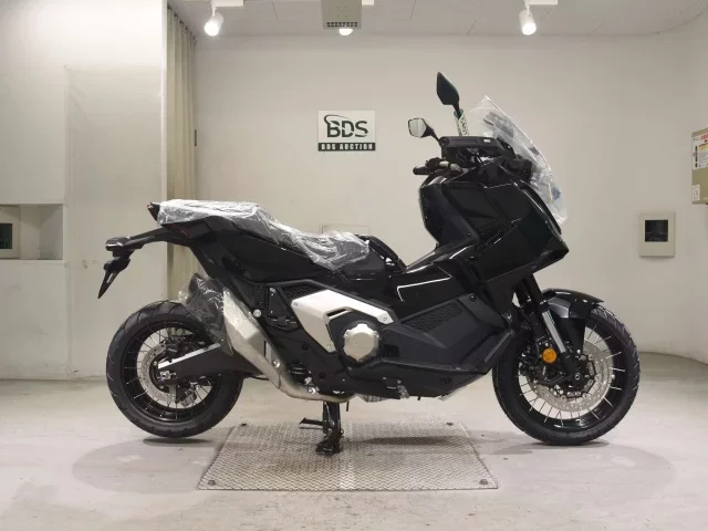 Honda X-ADV750-2 лот № 5407 оценка 9  с аукциона в Японии
