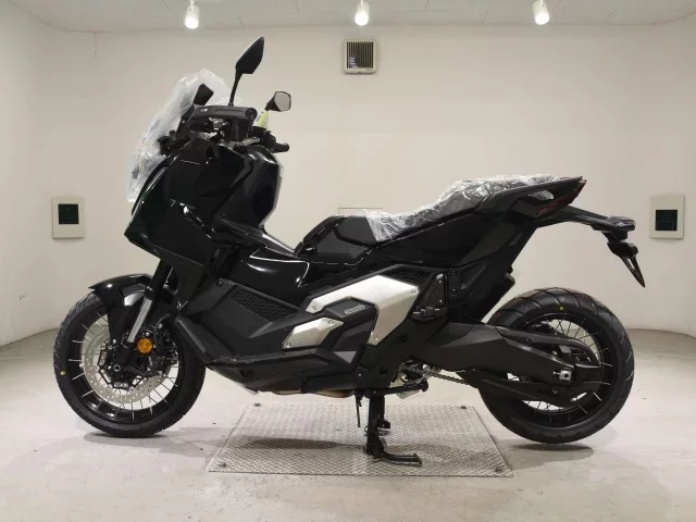 Honda X-ADV750-2