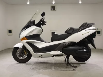 Honda SILVERWING600GT ABS  с аукциона в Японии