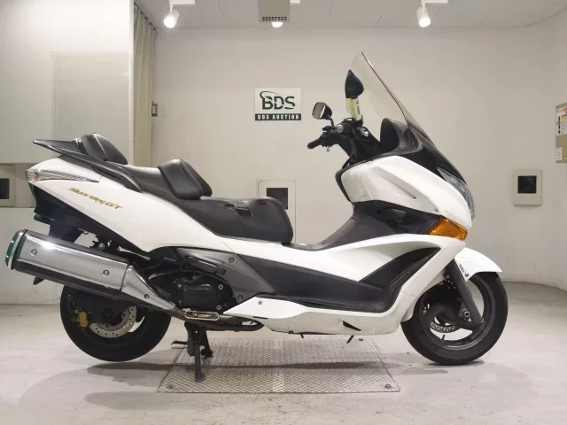 Honda SILVERWING600GT ABS лот № 5223 оценка 4  с аукциона в Японии