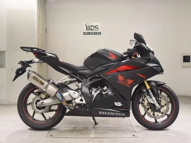 Honda CBR250RR-2A лот № 7535 оценка 5  с аукциона в Японии