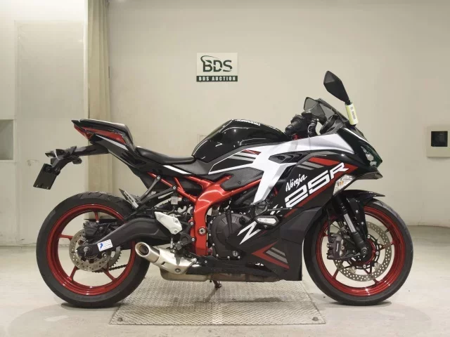 Kawasaki ZX-25R лот № 7514 оценка 5  с аукциона в Японии