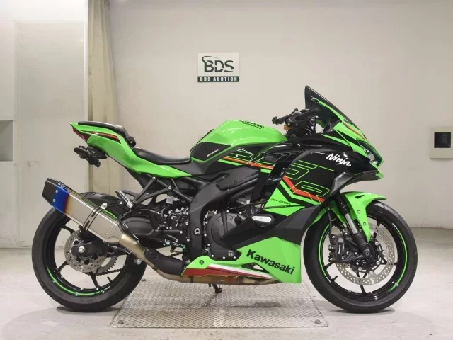 Kawasaki ZX-25R-2SE лот № 7696 оценка 5  с аукциона в Японии