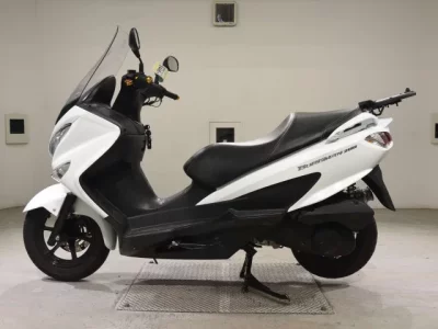 Suzuki BURGMAN 200A  с аукциона в Японии